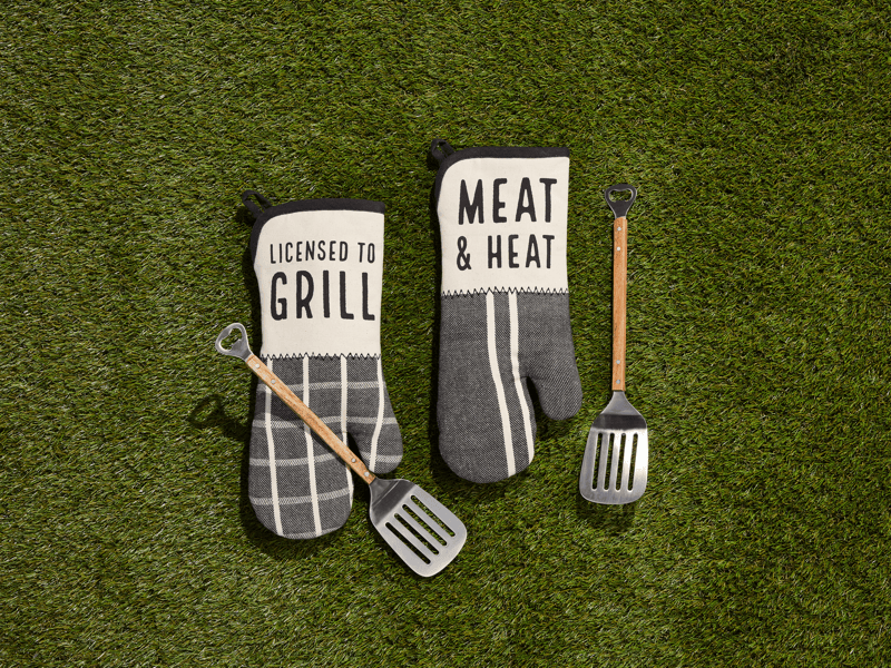 Licensed to Grill Mitt & Spatula Set