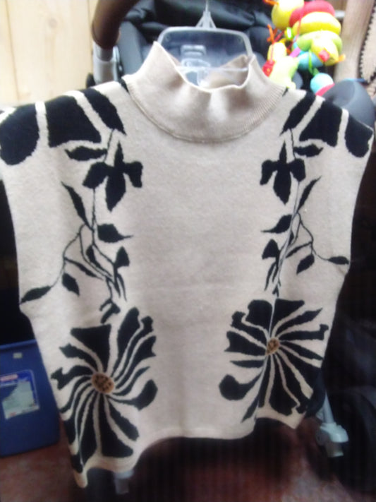 Ecru Sleeveless Sweater W/flower Accents